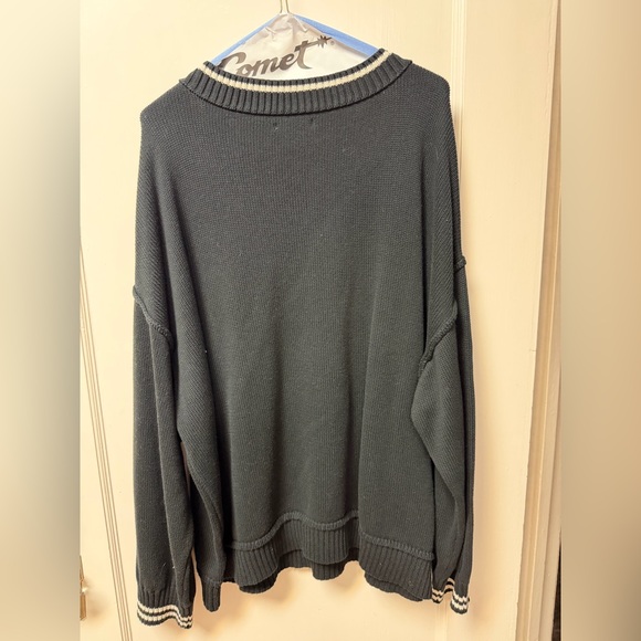 American Eagle Outfitters Black V-Neck Sweater with White 'SALEM' Lettering - Picture 2 of 2